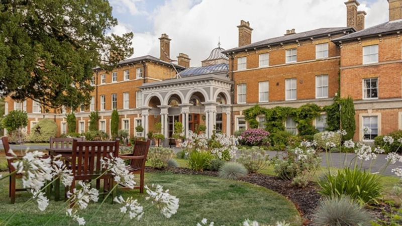 Oatlands Park Hotel 